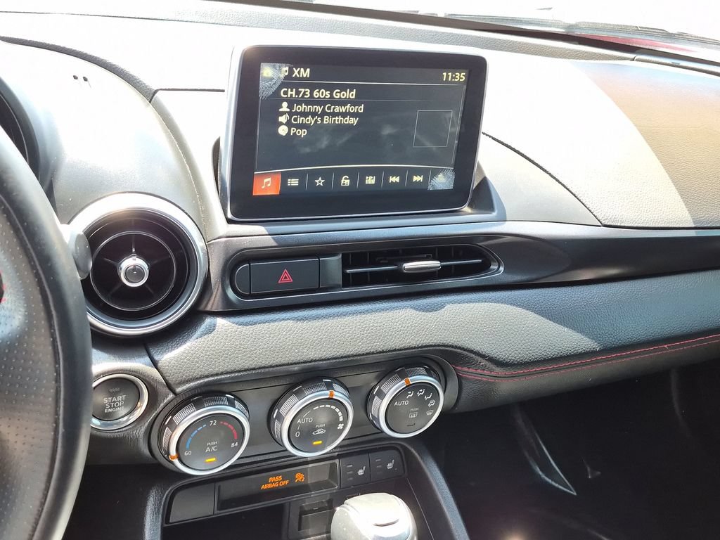 Used 2020 FIAT 124 Spider Abarth w/ Navigation & Sound Group RWD image 23