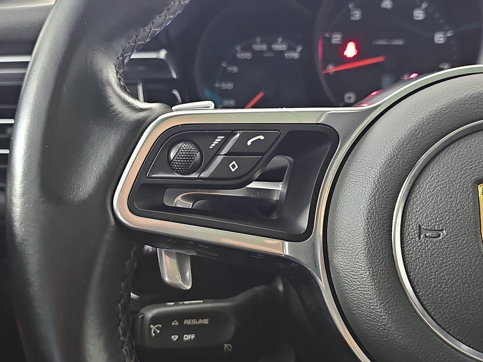Used 2021 Porsche Macan w/ Premium Package AWD/4WD image 17