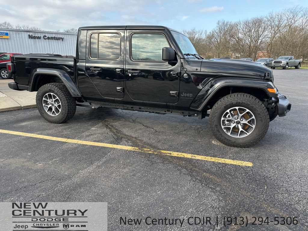 New 2025 Jeep Gladiator Sport AWD/4WD image 3