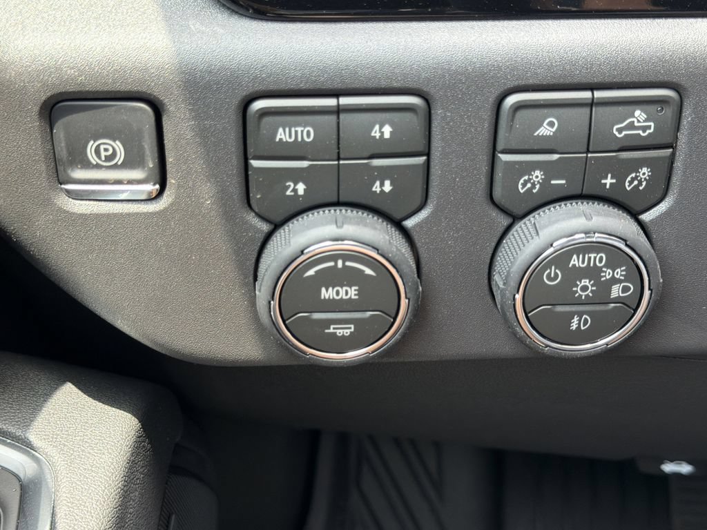 New 2026 Chevrolet Silverado 1500 LT Trail Boss w/ LT Trail Boss Premium Package AWD/4WD image 11