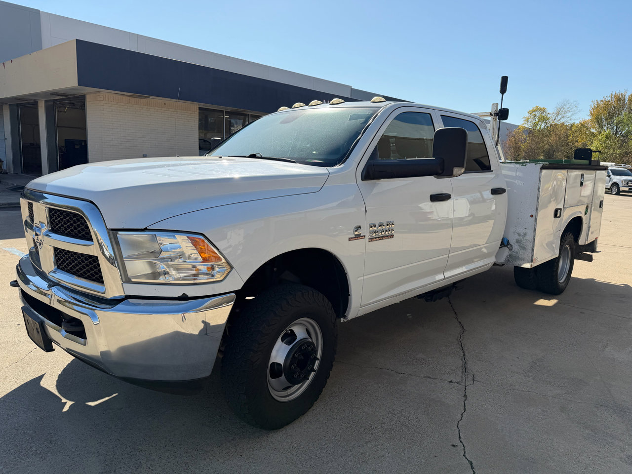 Used 2018 RAM 3500 Tradesman w/ Chrome Appearance Group image 8