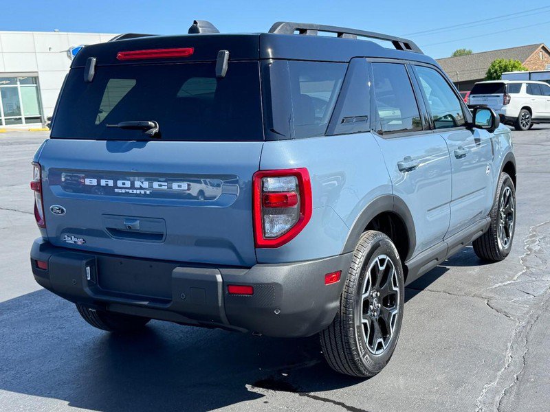Used 2025 Ford Bronco Sport Outer Banks w/ Outer Banks Tech Package+ AWD/4WD image 3