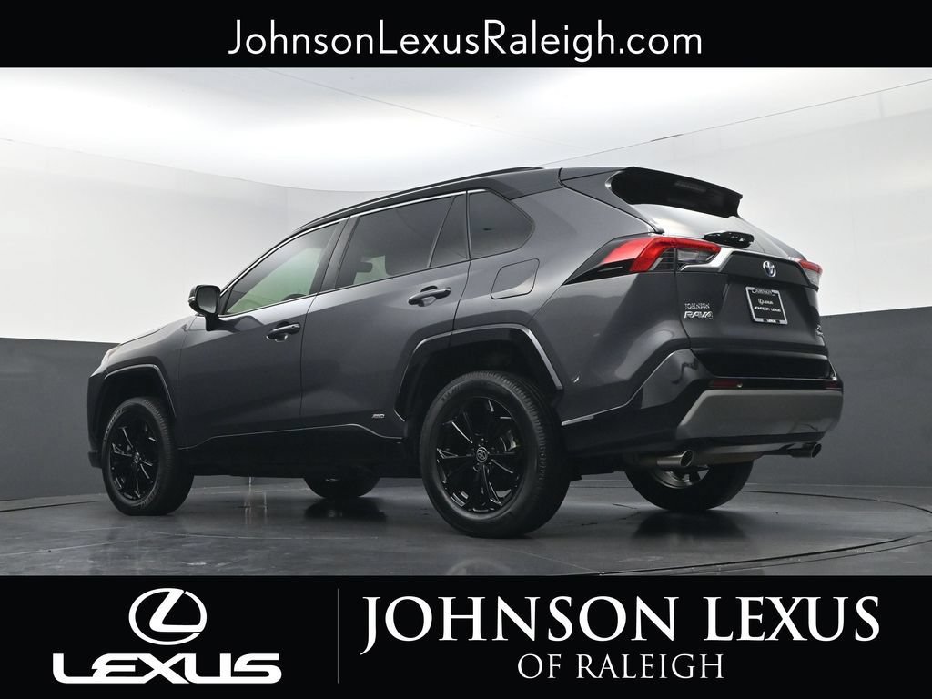 Used 2022 Toyota RAV4 XSE AWD/4WD image 17