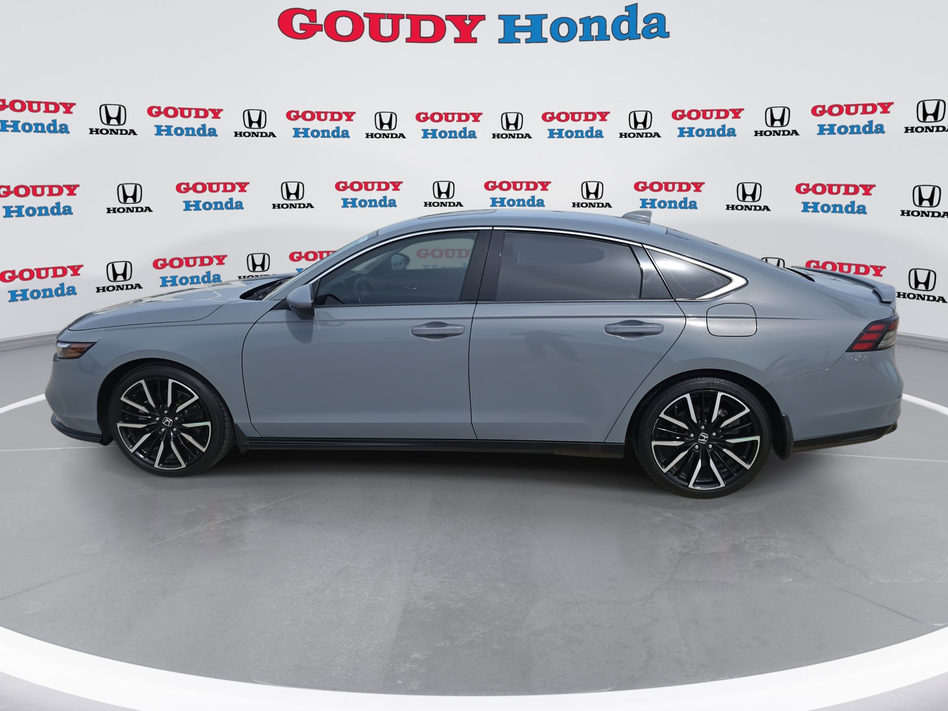 Certified 2023 Honda Accord Touring image 2