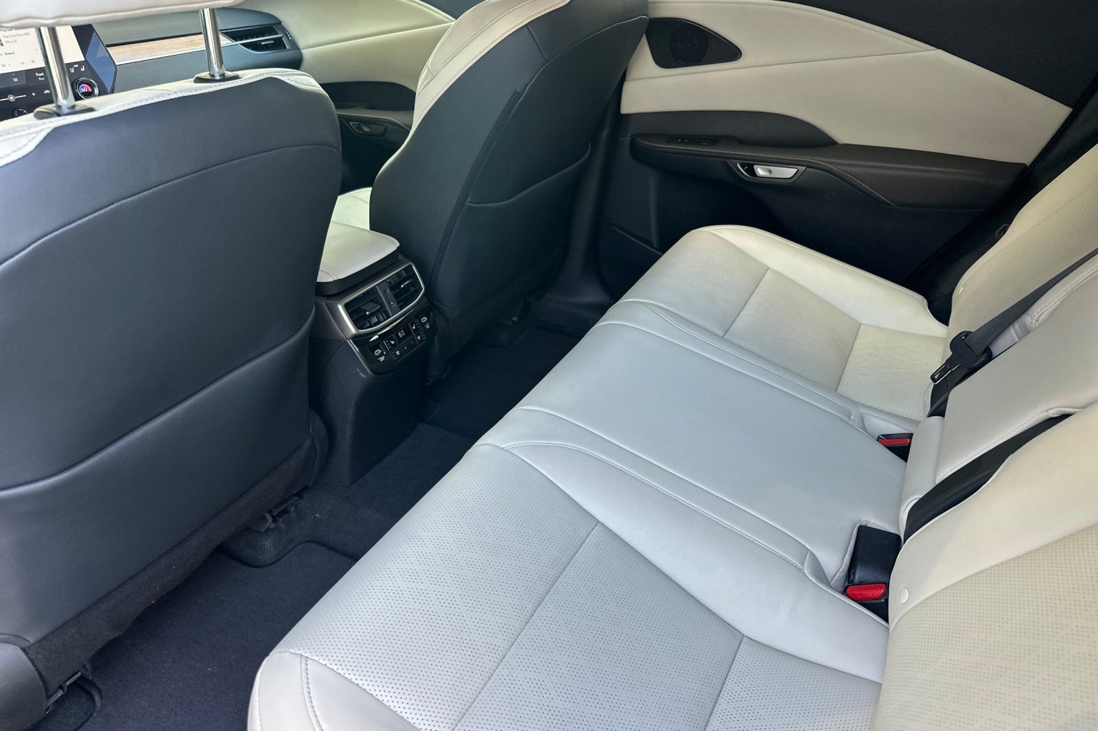 Certified 2023 Lexus RX 350 Premium Plus w/ Cold Area Package AWD/4WD image 15