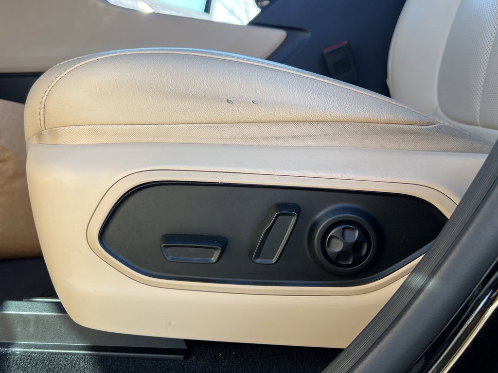 Used 2024 Jeep Grand Cherokee L Limited w/ Luxury Tech Group II image 15