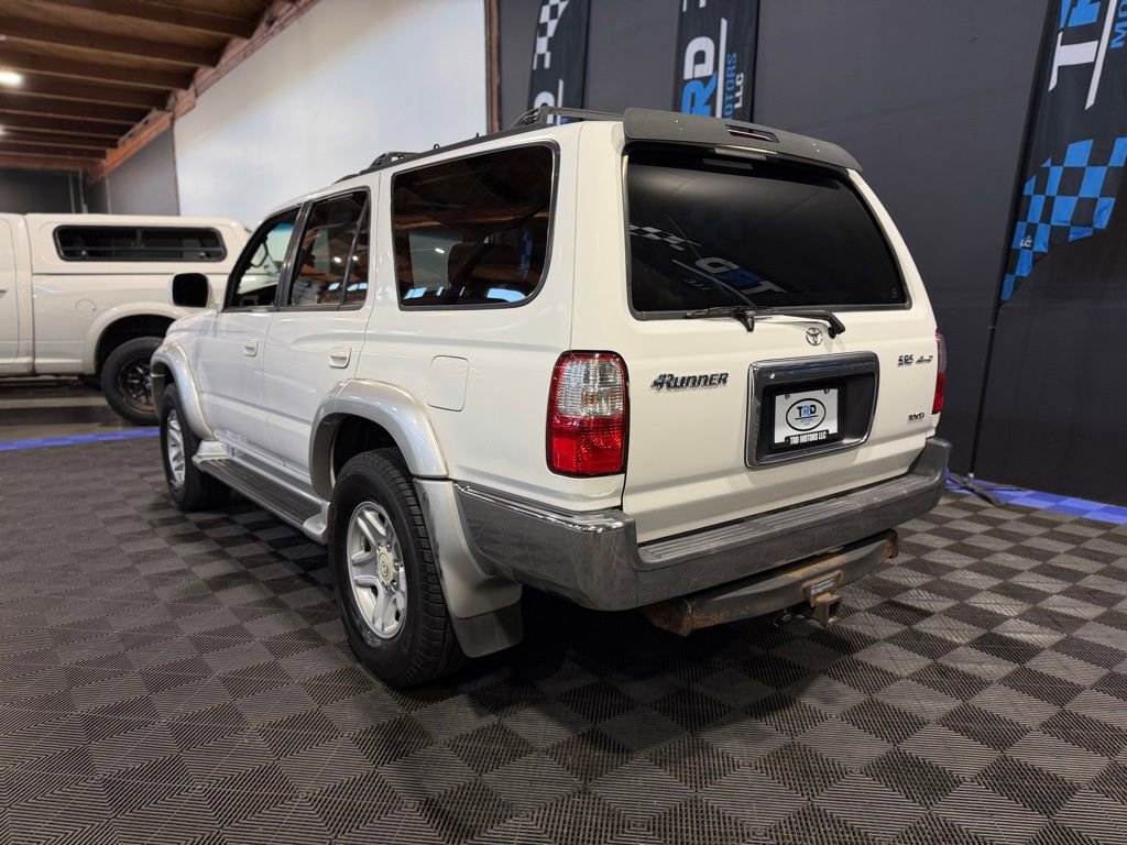 Used 2002 Toyota 4Runner SR5 AWD/4WD image 3