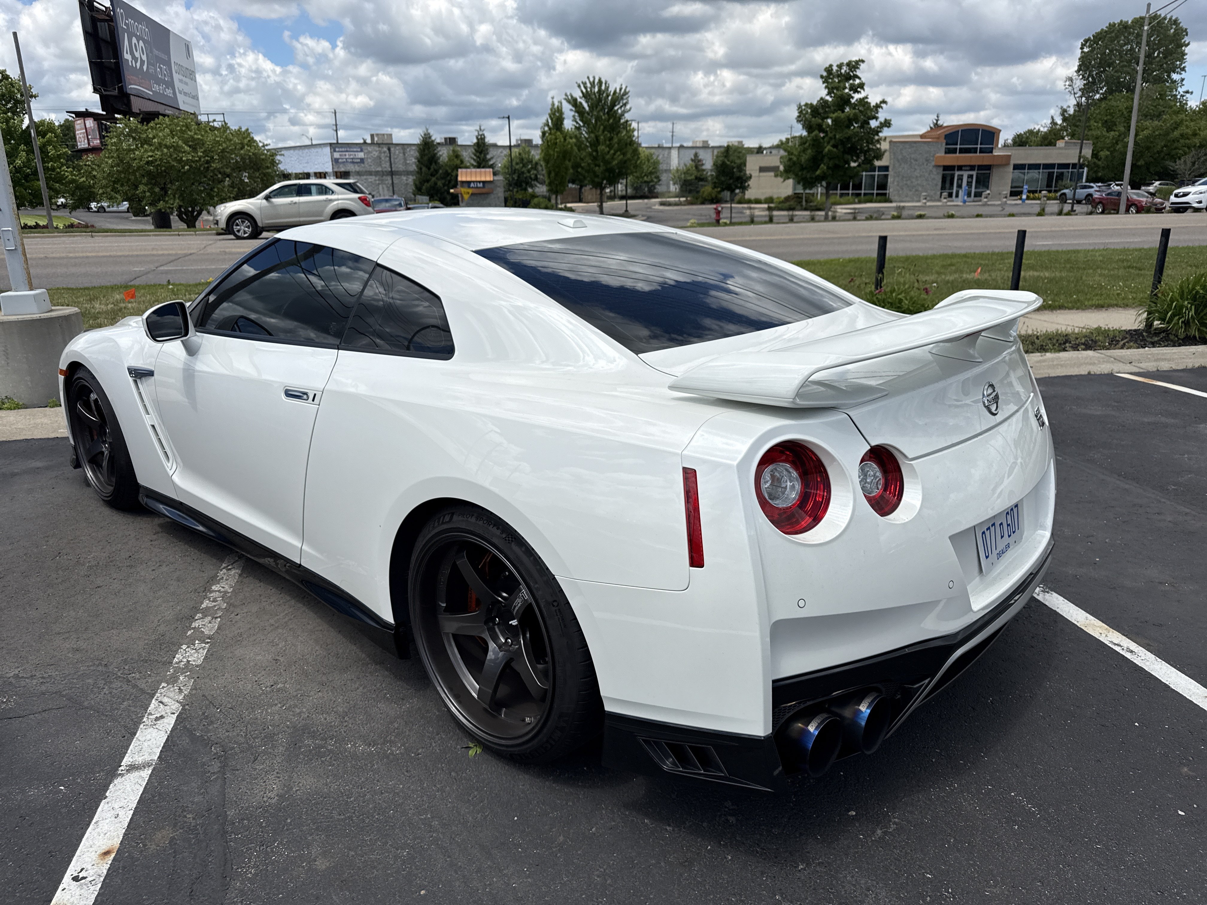 Used 2021 Nissan GT-R Premium AWD/4WD image 2