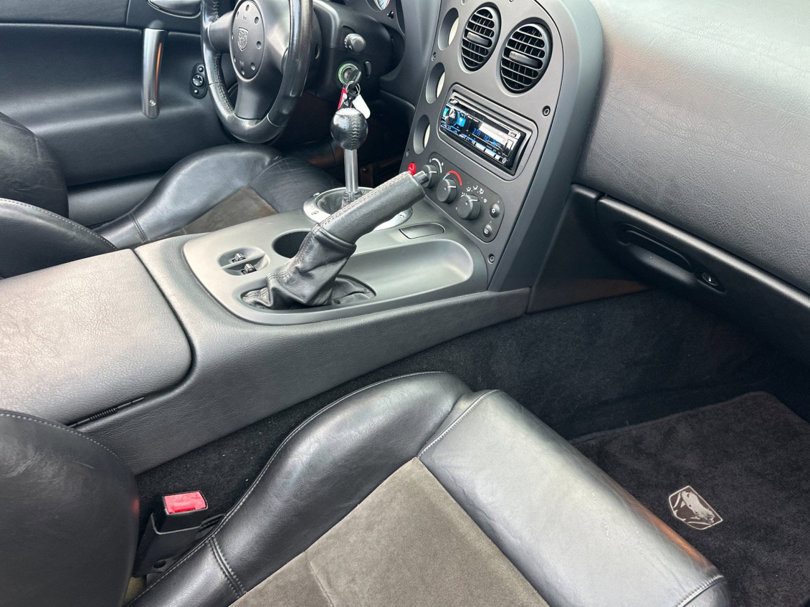 Used 2004 Dodge Viper SRT-10 image 13