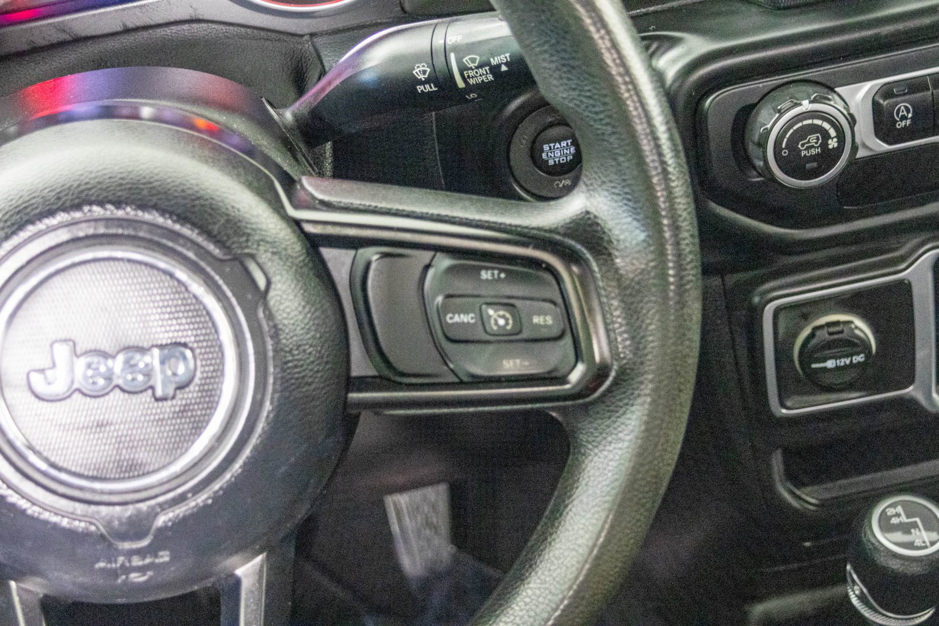 Used 2018 Jeep Wrangler Unlimited Sport image 32