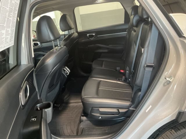 Used 2024 Kia Sorento S w/ Panoramic Sunroof Package FWD image 21