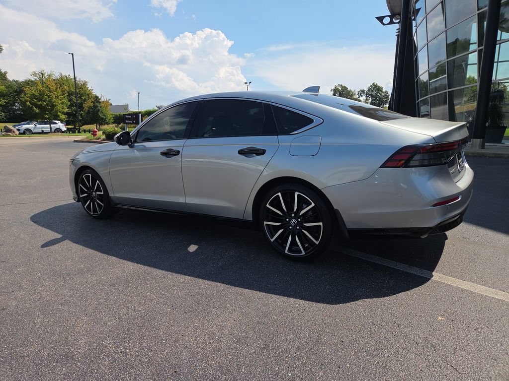 Used 2024 Honda Accord Touring image 3