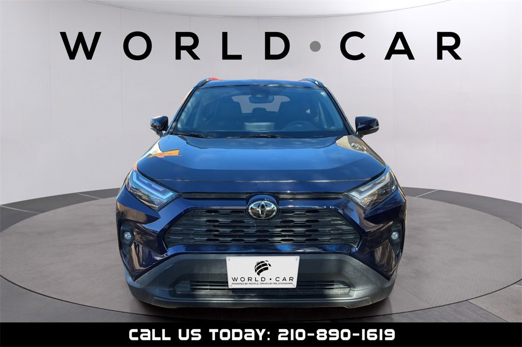 Used 2022 Toyota RAV4 XLE Premium image 9