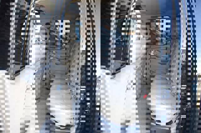 Used 2012 Nissan Frontier SL w/ Moonroof Pkg image 13