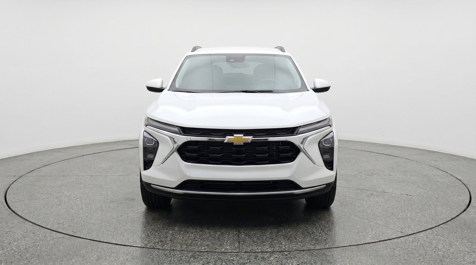 Used 2025 Chevrolet Trax LT FWD image 2