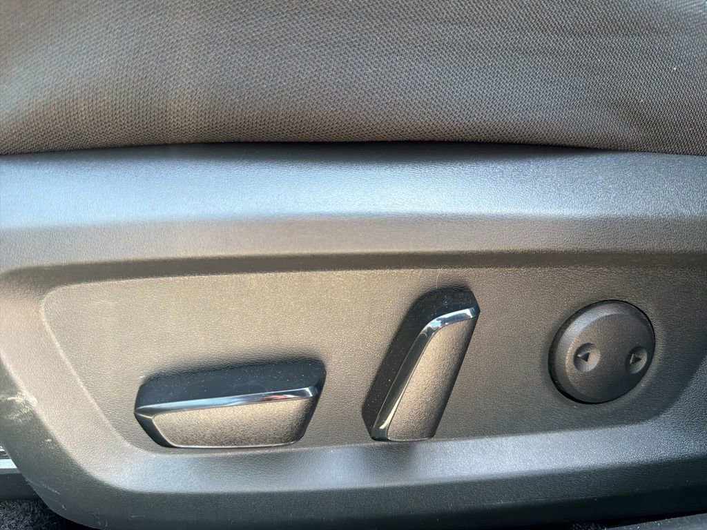 Used 2024 Nissan Rogue SV AWD/4WD image 14