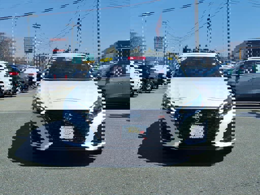 Certified 2024 Nissan Altima 2.0 SR image 2