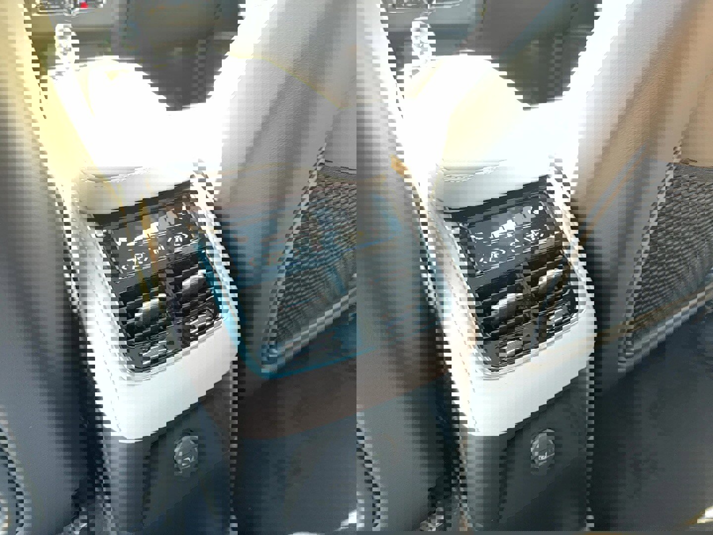 New 2026 Volvo XC90 T8 Plus w/ Protection Package Premier image 17