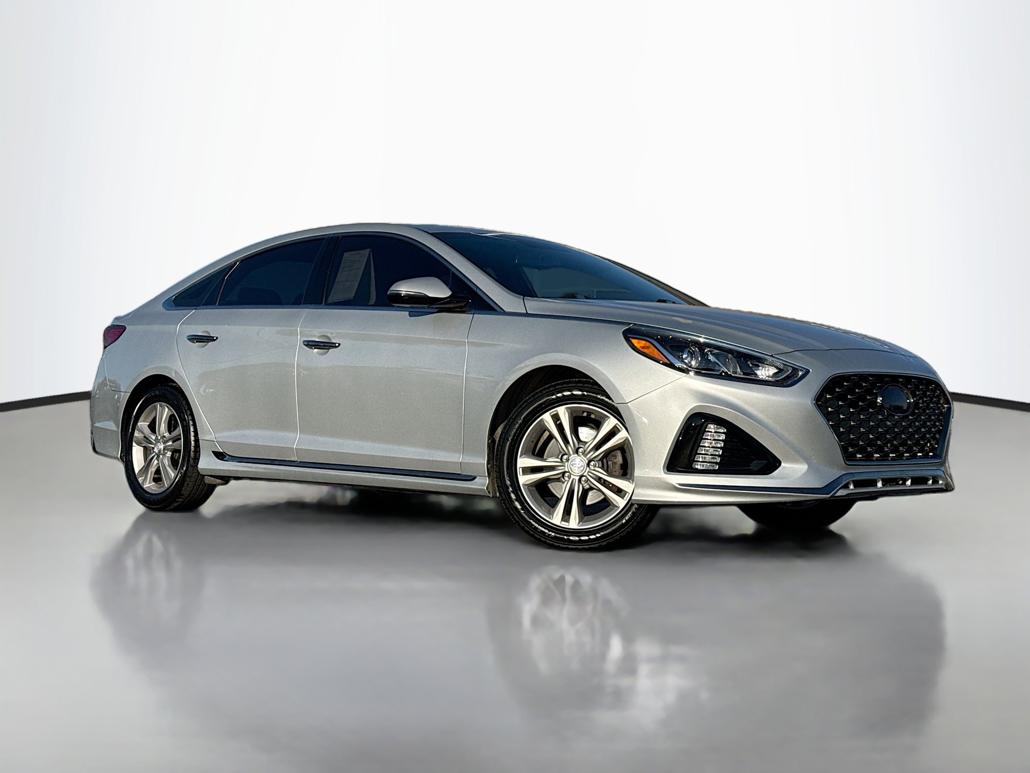 Used 2018 Hyundai Sonata Sport image 1