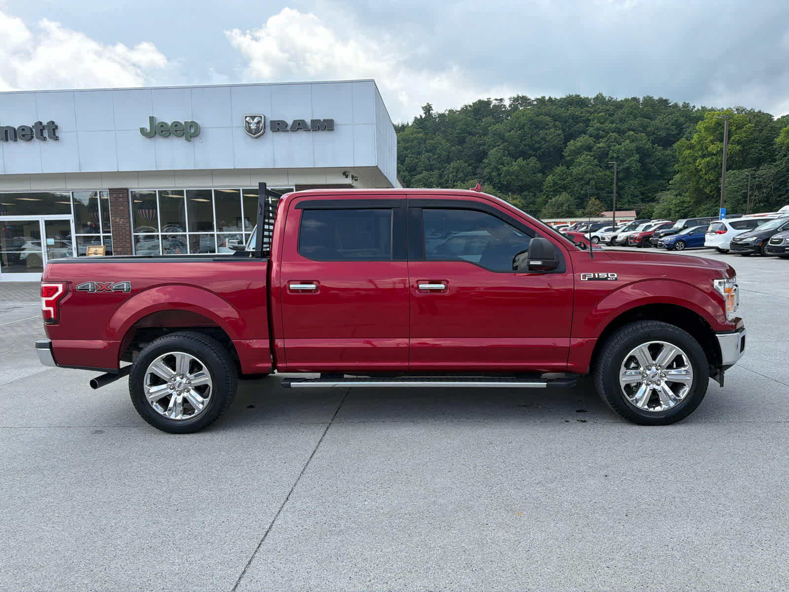 Used 2018 Ford F150 XLT w/ Equipment Group 302A Luxury AWD/4WD image 5