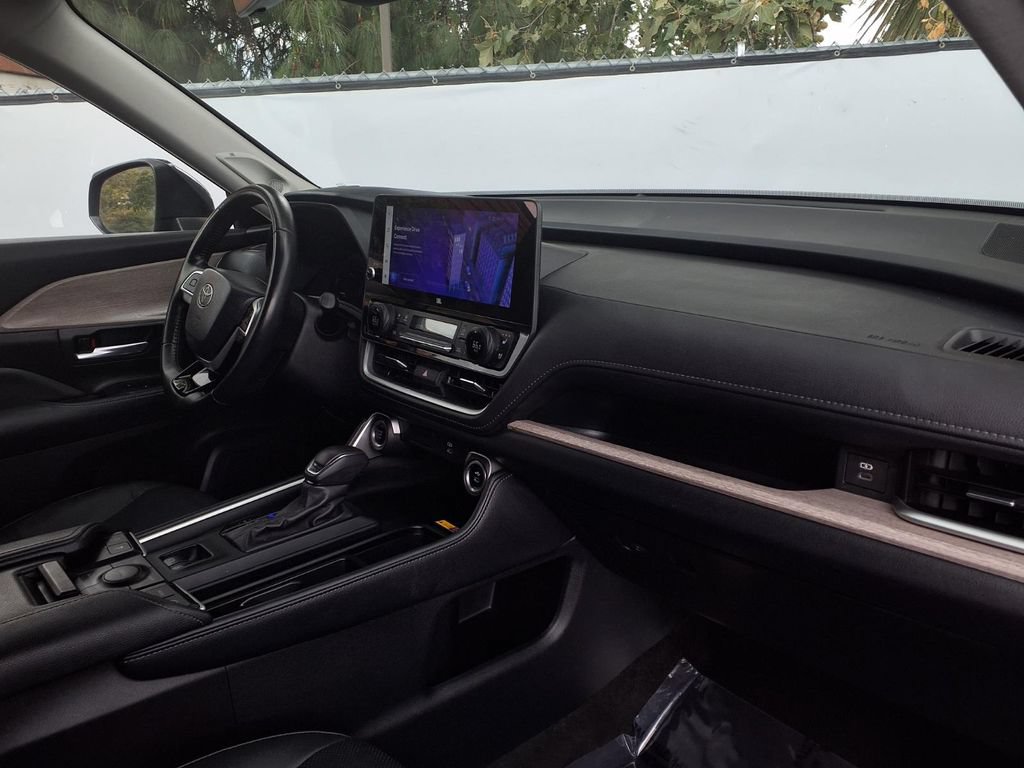 Certified 2024 Toyota Grand Highlander AWD image 24