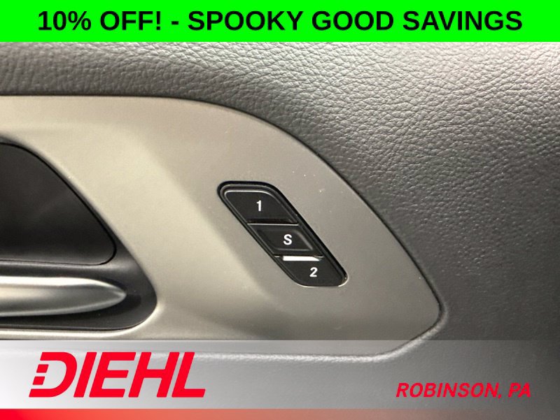 New 2027 Chrysler Pacifica Select w/ Family Tech Group FWD image 28