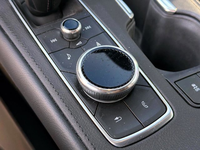 Used 2019 Cadillac XT4 Premium Luxury image 25