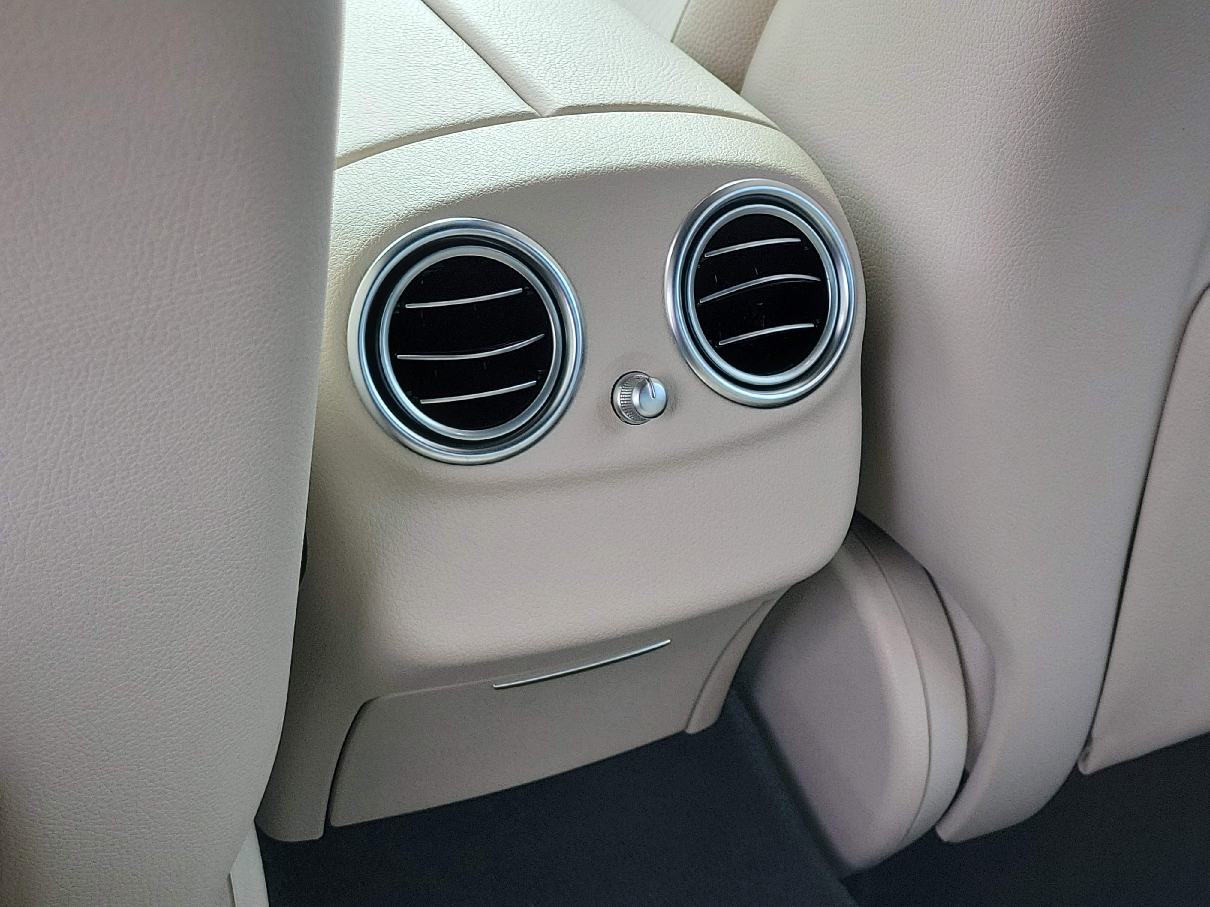 Used 2022 Mercedes-Benz E 350 Sedan image 16