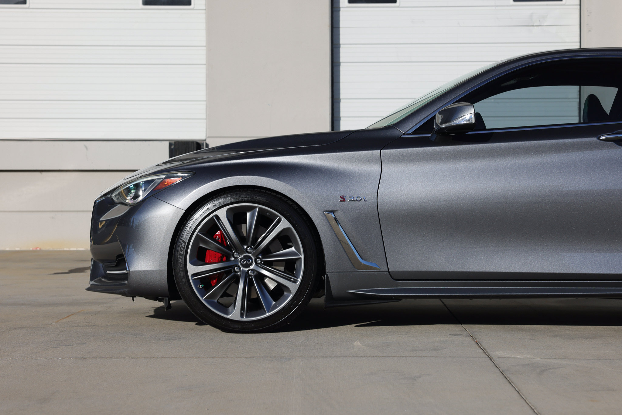 Used 2018 INFINITI Q60 Red Sport 400 w/ Sensory Package 3.0T Sport RWD image 31