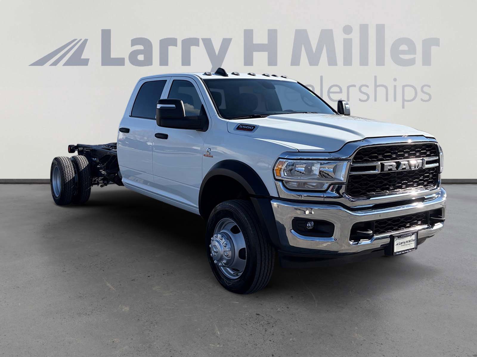 Used 2024 RAM 5500 Tradesman w/ Chrome Appearance Group image 7