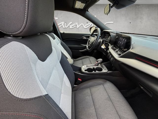Used 2024 Chevrolet Trax RS w/ Driver Confidence Package FWD image 30