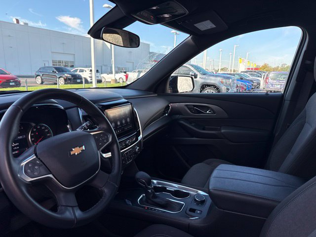Used 2023 Chevrolet Traverse LT FWD image 16