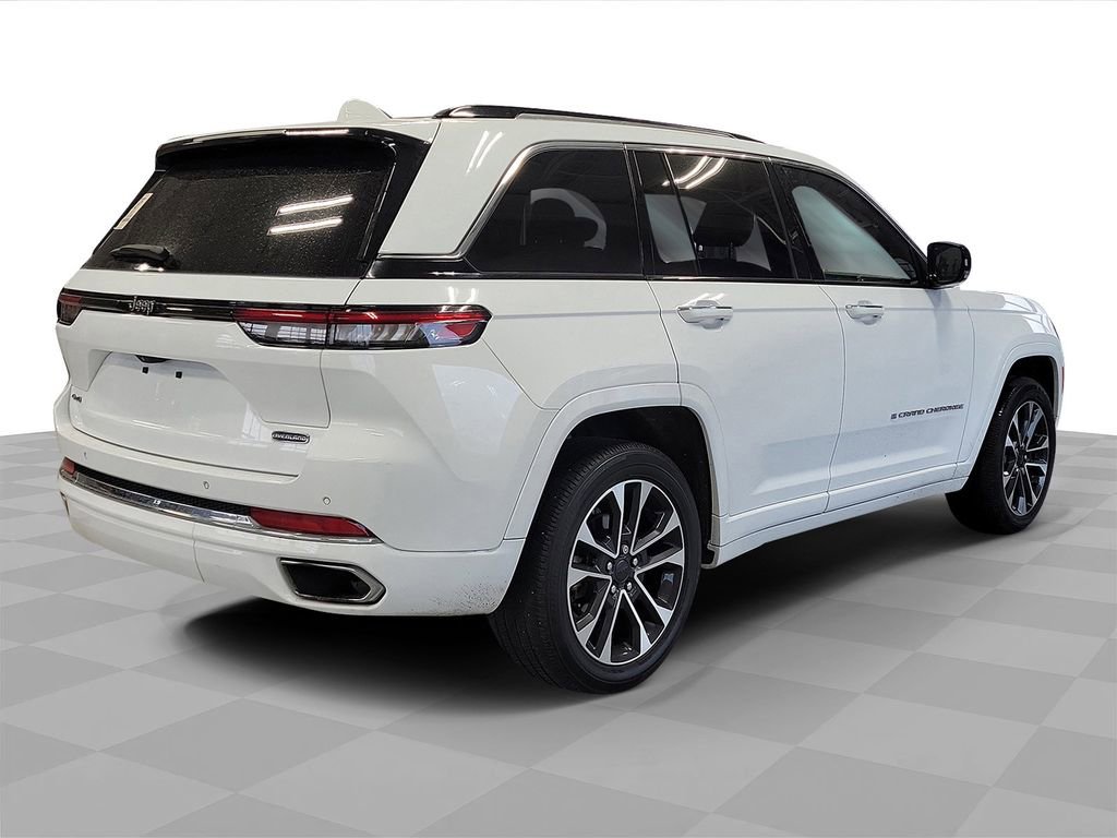 Used 2023 Jeep Grand Cherokee Overland image 4