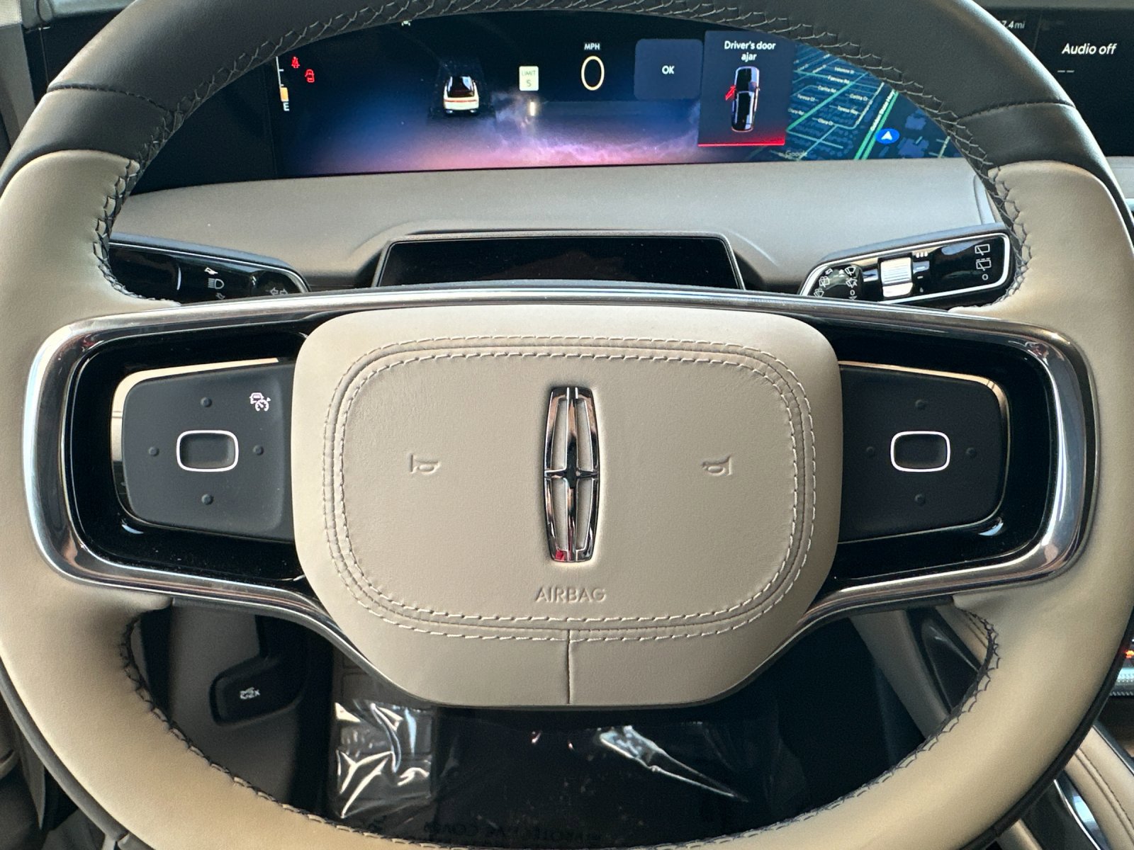 Certified 2025 Lincoln Nautilus Reserve w/ Jet Appearance Package image 25