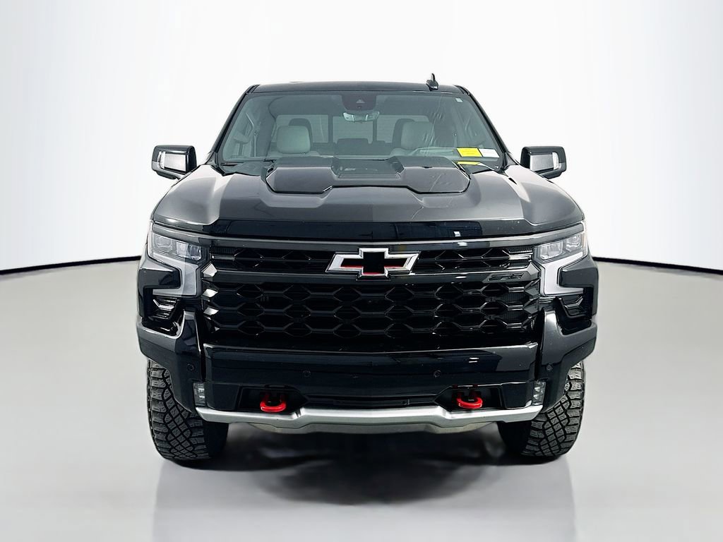 Used 2025 Chevrolet Silverado 1500 ZR2 w/ Technology Package image 2