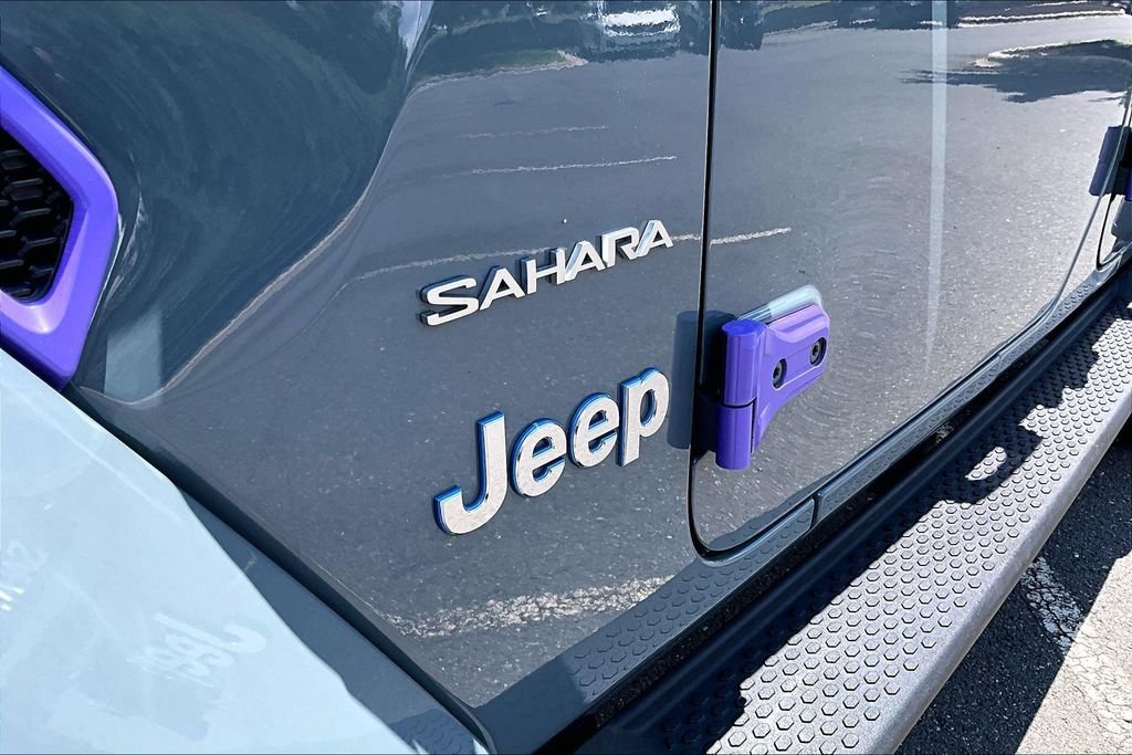Used 2024 Jeep Wrangler Unlimited Sahara w/ Technology Group AWD/4WD image 22