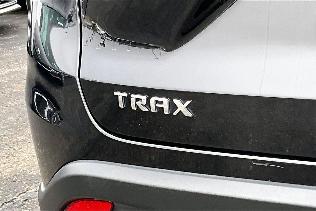 Used 2025 Chevrolet Trax LS image 8