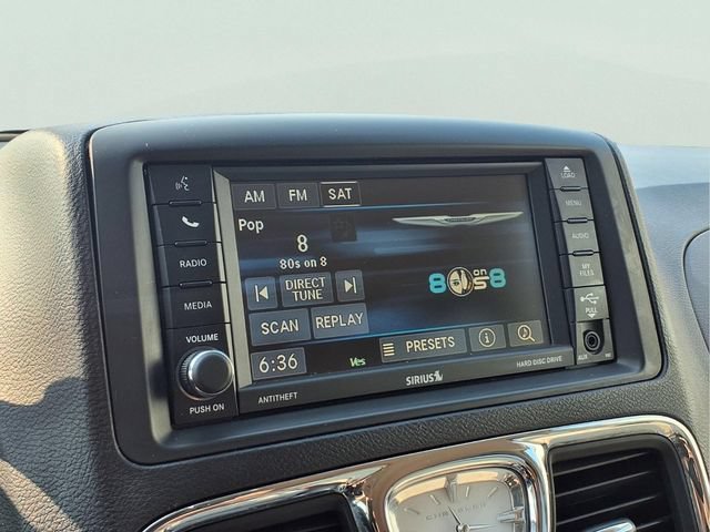 Used 2016 Chrysler Town & Country Touring w/ Driver Convenience Group FWD image 6
