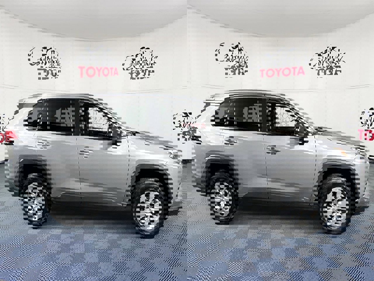 Used 2024 Toyota RAV4 LE image 8