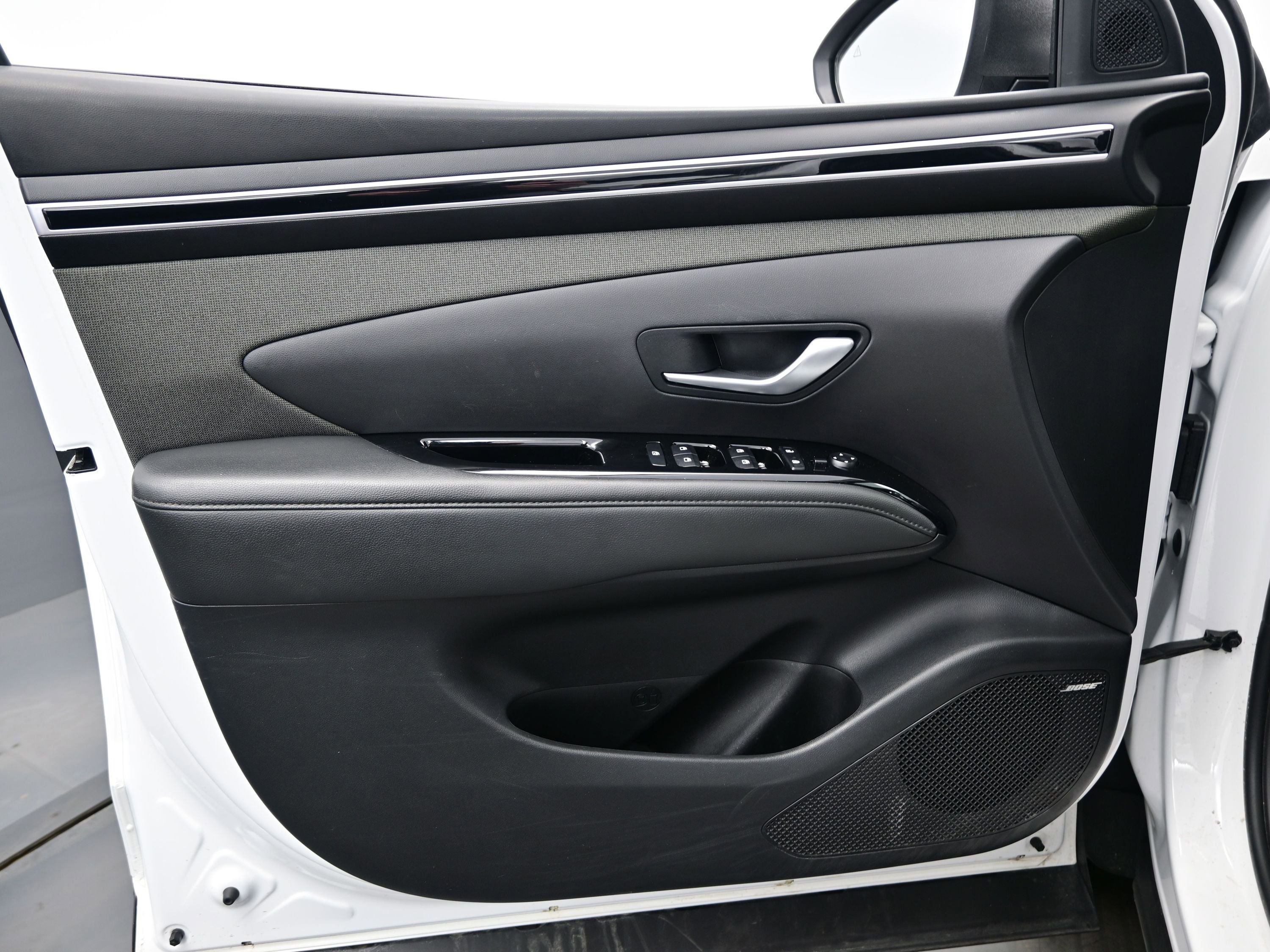 Certified 2023 Hyundai Santa Cruz Limited w/ Winter Package image 9