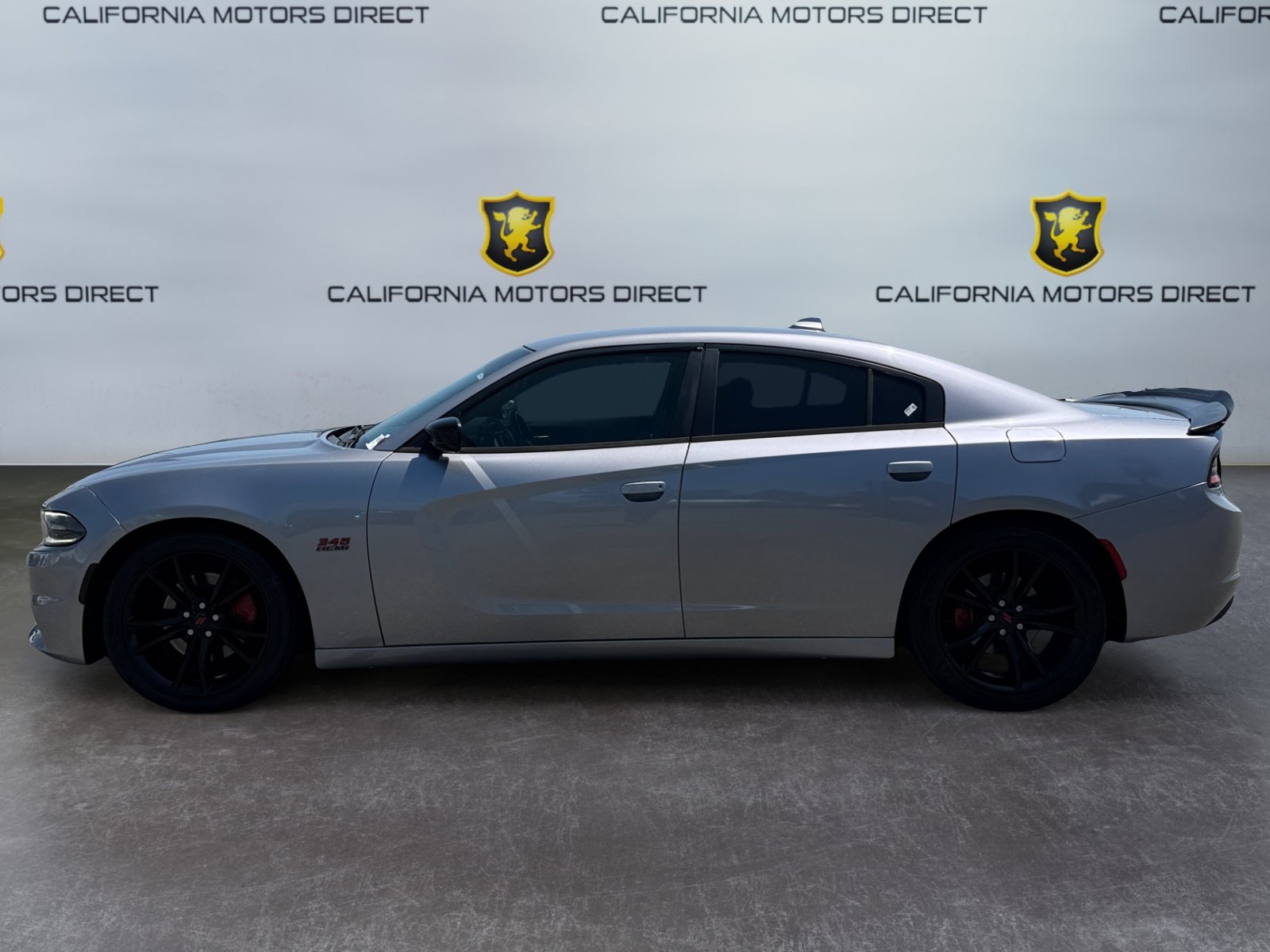 Used 2017 Dodge Charger R/T w/ Blacktop Package RWD image 2