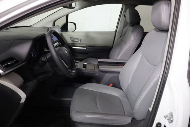 Used 2024 Toyota Sienna XLE AWD/4WD image 14