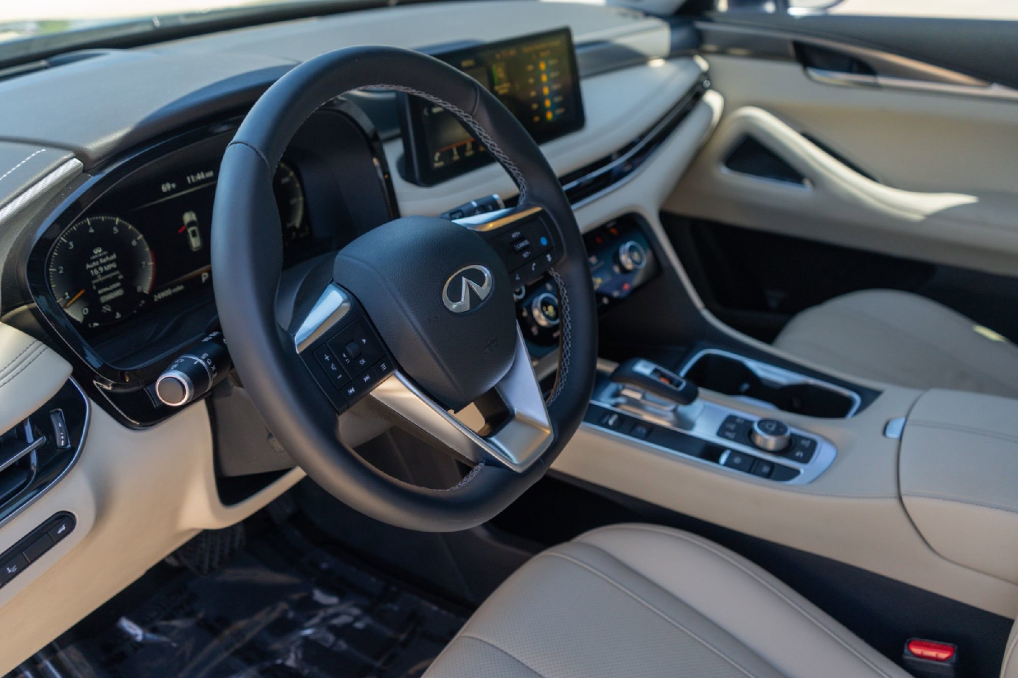 Certified 2023 INFINITI QX60 Luxe w/ Vision Package image 7