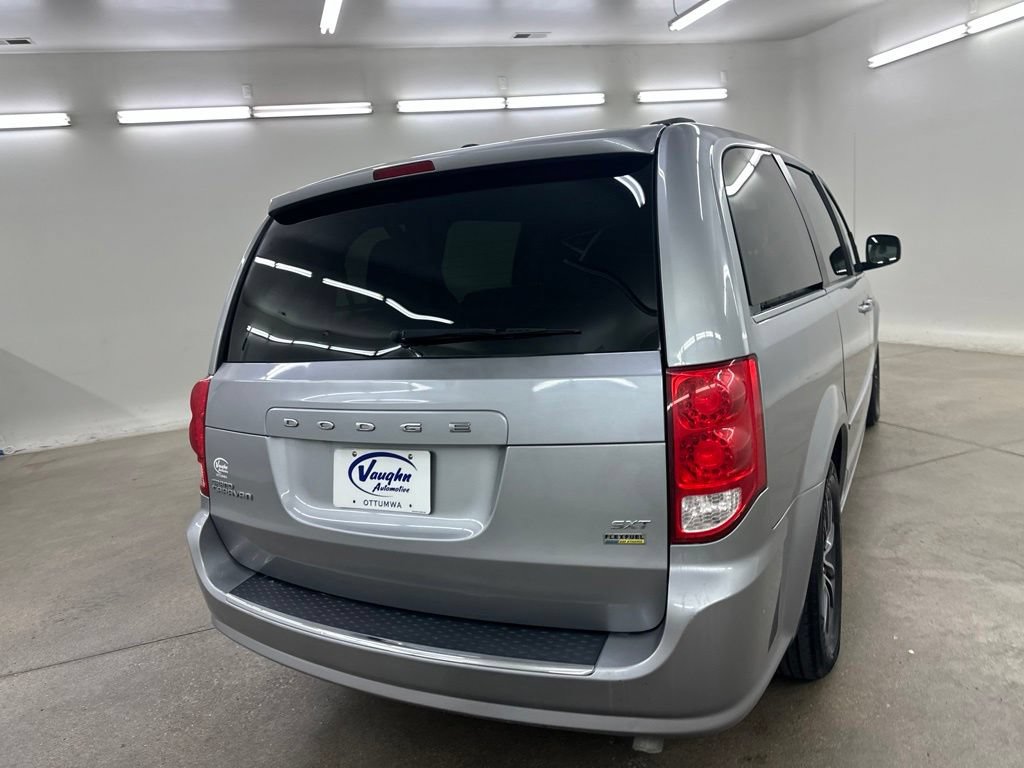 Used 2017 Dodge Grand Caravan SXT FWD image 12