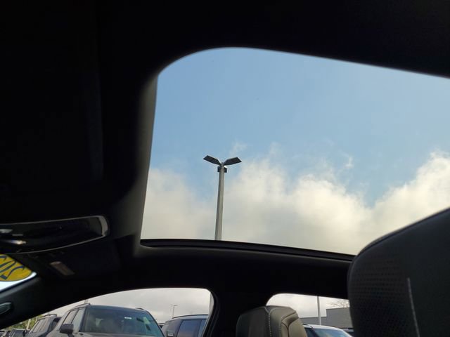 Used 2024 Cadillac Lyriq Sport image 31