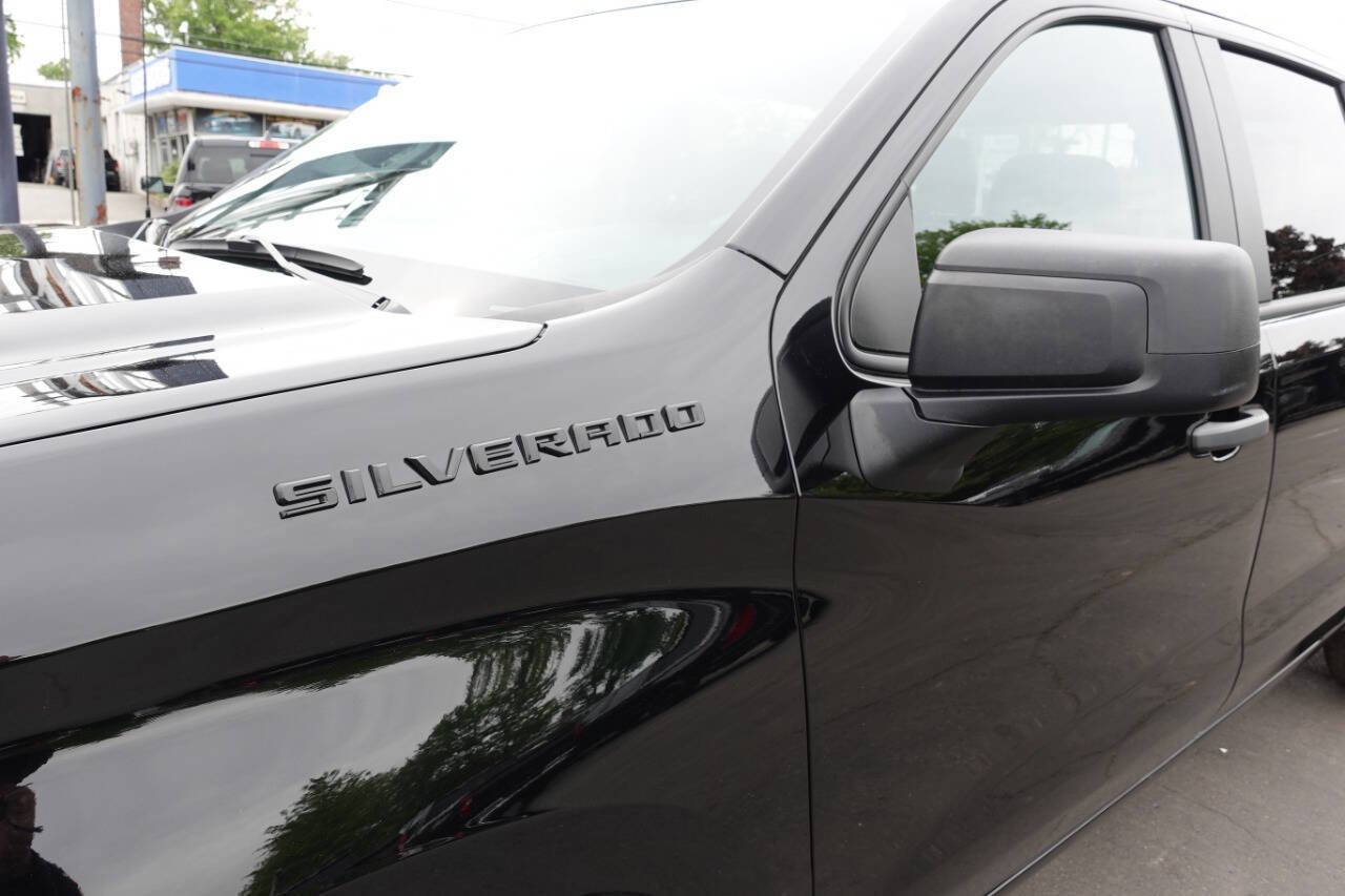 Used 2023 Chevrolet Silverado 1500 Custom w/ LPO, Dark Essentials Package AWD/4WD image 8