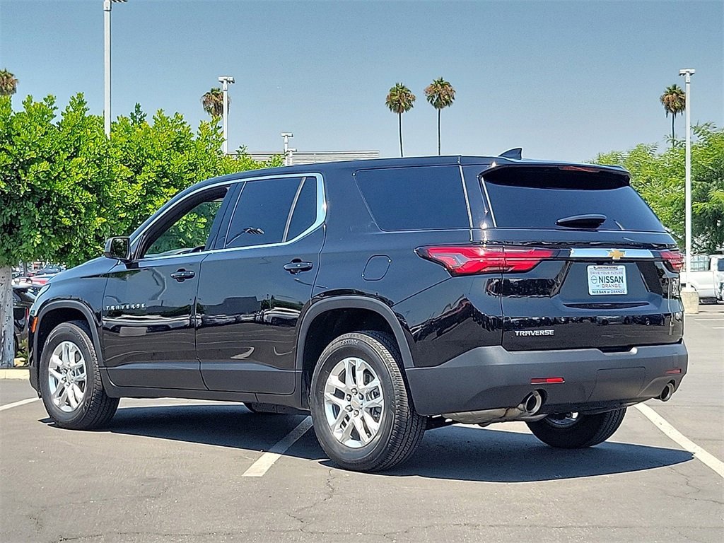 Used 2022 Chevrolet Traverse LS image 32