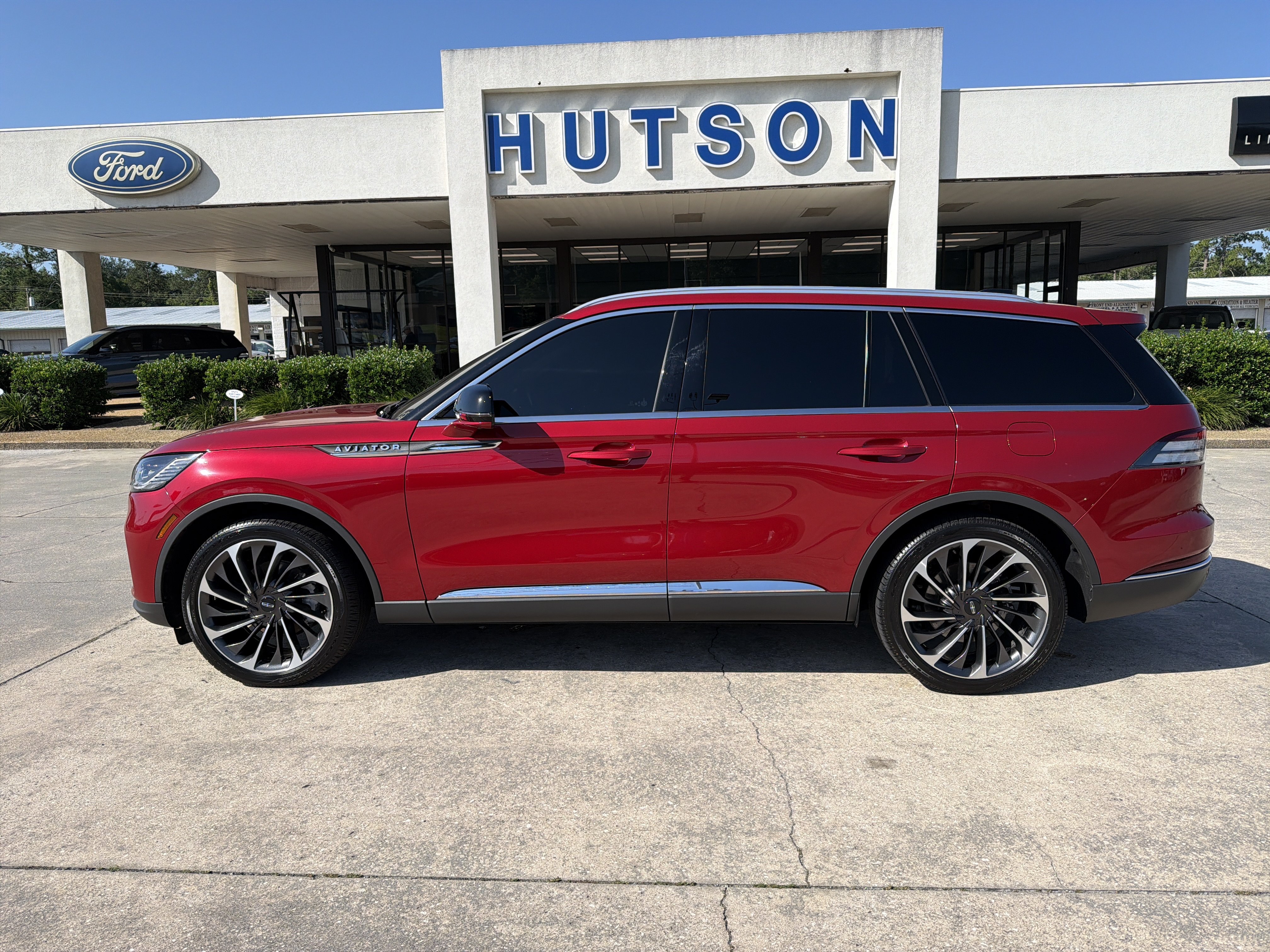 Used 2025 Lincoln Aviator Reserve w/ Luxury Package RWD image 1