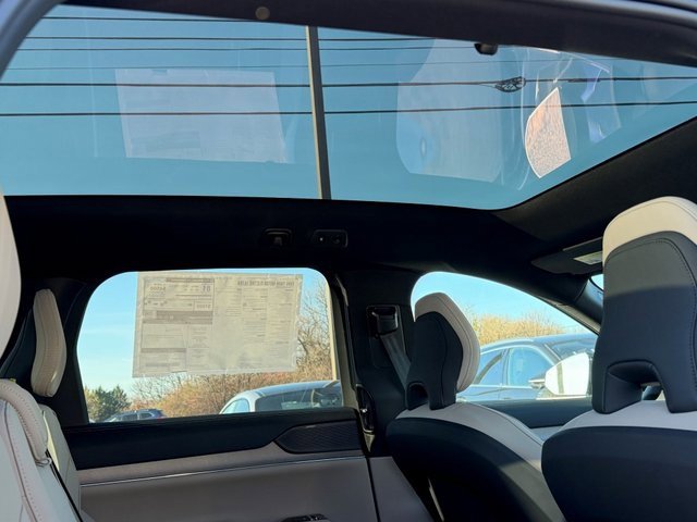 New 2025 Volvo EX90 Ultra w/ Protection Package Premier image 13