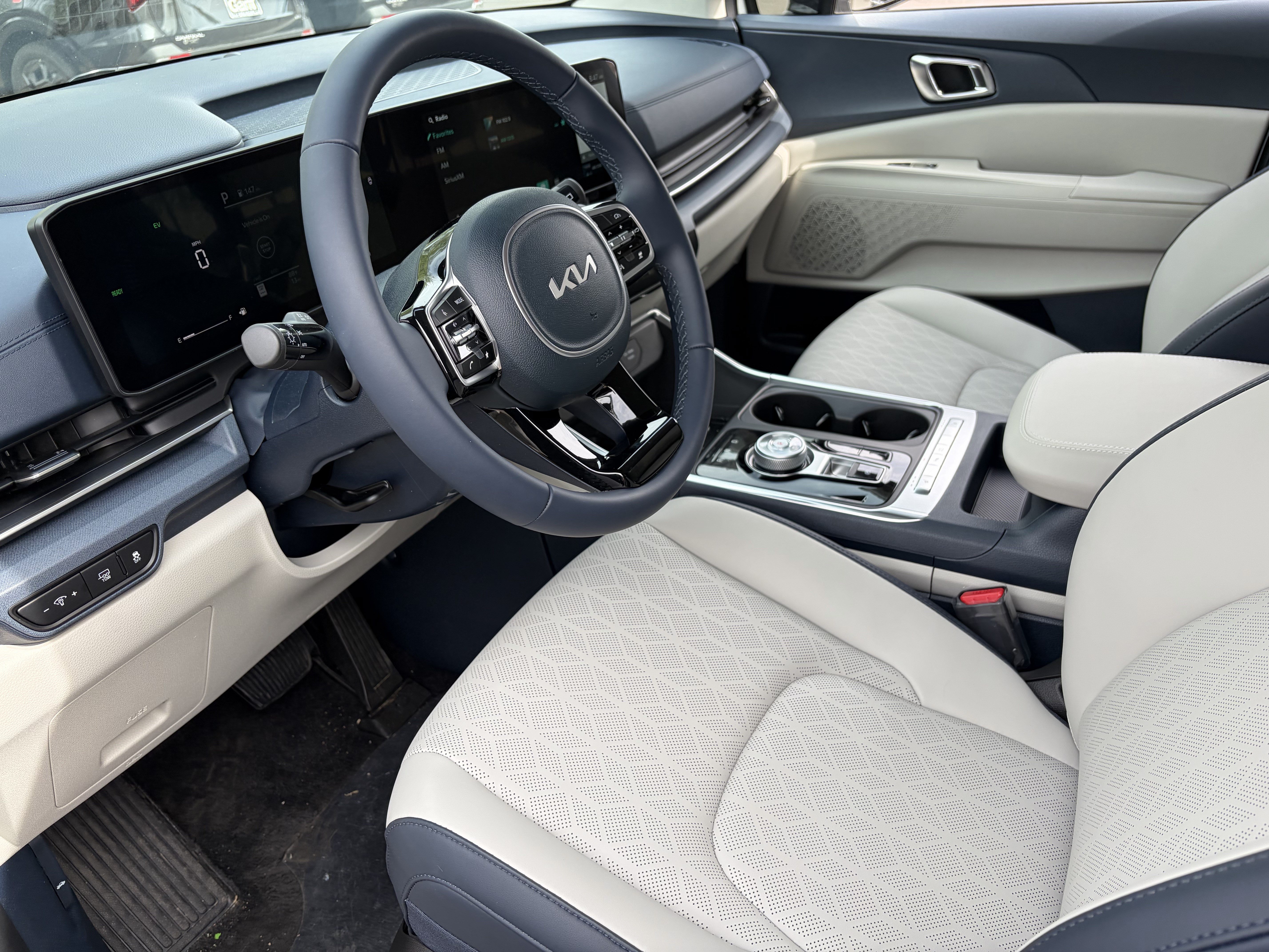 New 2026 Kia Carnival EX FWD image 16